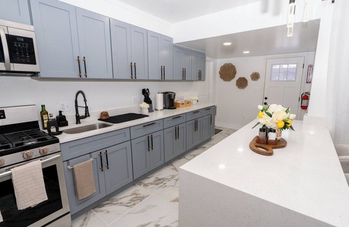 Forest Heights House | Warm modern Farmhouse Near National Harbor & DC