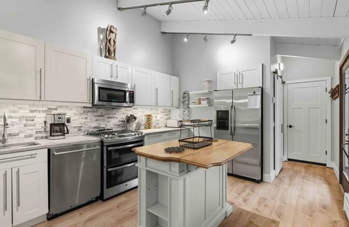 Warm Springs House | Warm Springs Getaway | Hot Tub | Near Lift & Downtown