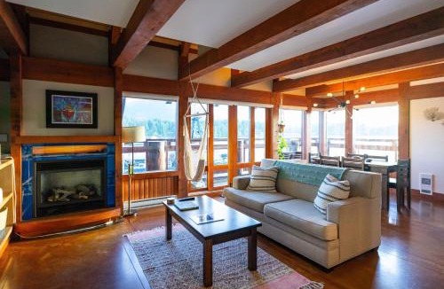Ucluelet Apartment | Waterfront Condo in Ucluelet