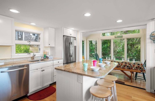 South Dennis House | Waterfront on Follins Pond!