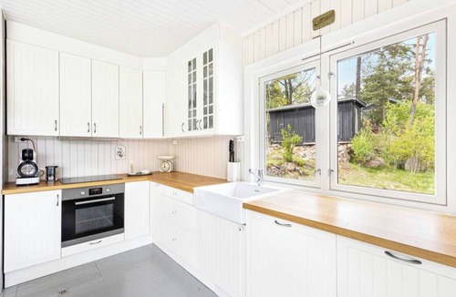 Royken House | Waterfront Retreat - Frontline Oslofjord | Small boat included | Fireplace