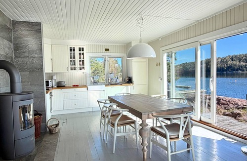 Royken House | Waterfront Retreat - Frontline Oslofjord | Small boat included | Fireplace