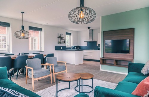 Medemblik House | Waterfront villa with 4 bedrooms