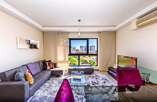 Century City Apartment | Waterside Serenity I Stylish 2BR at The Manhattan