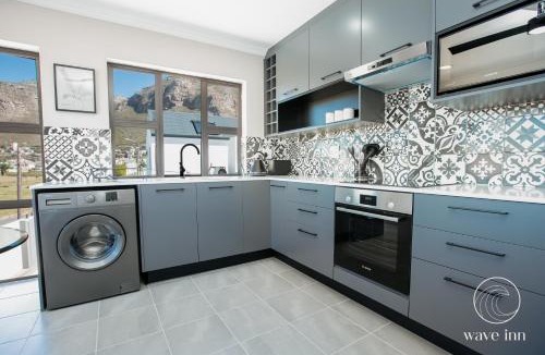 Muizenberg House | Wave Inn Guesthouse