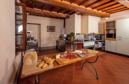 Pratovecchio Villa | WEDDINGS VILLA 4 SEASONS 13 bedrooms, private exclusiv pool per 16/30 guests