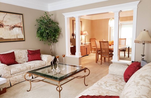 North Potomac House | Welcome to Quince Orchard Knolls, North Potomac. Your home away from home!