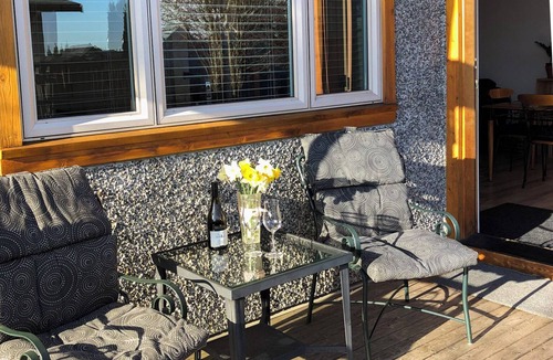 Lower Lonsdale House | Welcome to the North Vancouver Chalet - The Whole House - Just for You!