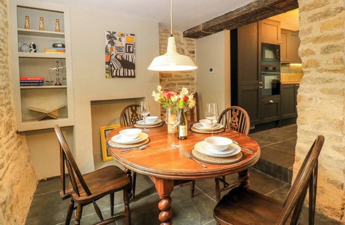 Charlbury Cottage | WELL COTTAGE, pet friendly, character holiday cottage in Charlbury