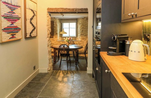 Charlbury Cottage | WELL COTTAGE, pet friendly, character holiday cottage in Charlbury