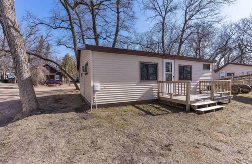 Battle Lake House | West Battle Seasonal Cabin
