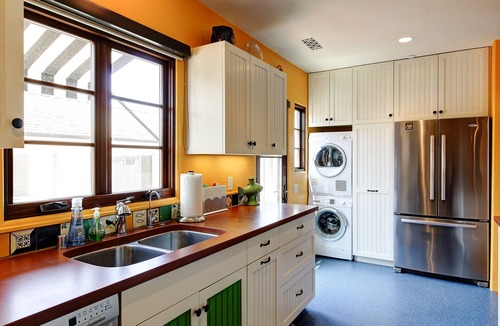 West Beach House | West Beach Villas 5 & 6 - 2 villa rental (entire property) - 2 blocks to beach, State St!