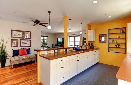 West Beach House | West Beach Villas 5 & 6 - 2 villa rental (entire property) - 2 blocks to beach, State St!