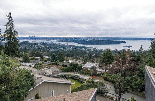 West Vancouver House | West Vancouver Luxury Hilltop Retreat Ocean Views