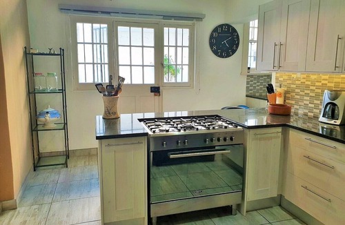 Gordons Bay Central House | Westbank Private Beach Villa - 4 bedroom with Private Pool Right on the water!