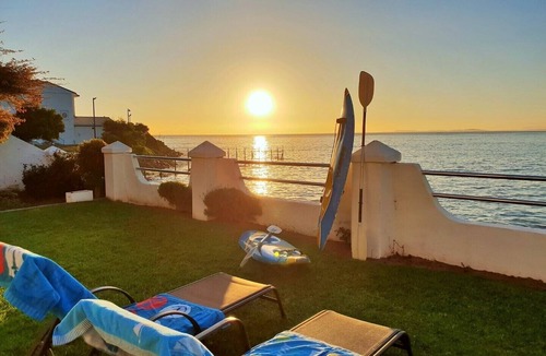 Gordons Bay Central House | Westbank Private Beach Villa - 4 bedroom with Private Pool Right on the water!