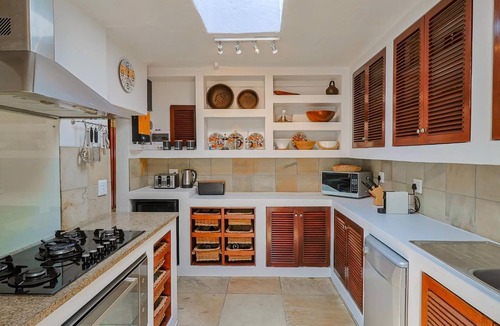 Eastcliff Apartment | Whale Haven Villa | Oceanfront bliss with pool | Whale watching