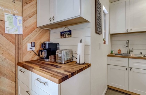 North Upper Truckee House | Whispering Pines Cabin - Family and pet friendly abode