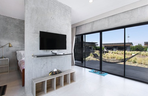 Khanong Phra Hotel | White Knot Khao Yai