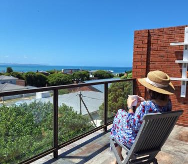 Van Dyks Bay House | White Shark Guest House