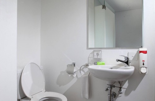 Cikini Hotel | Whiz Hotel Cikini Jakarta