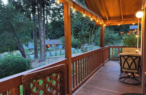 Woodinville Cottage | Wine Country Cottage · King Bed · AC