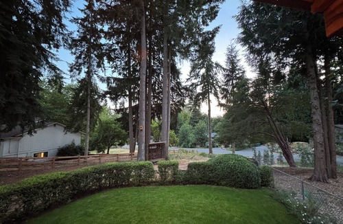 Woodinville Cottage | Wine Country Cottage · King Bed · AC