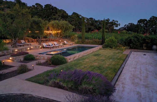 Yountville House | Wine Country Yountville Farmhouse - 7100 Silverado Trail