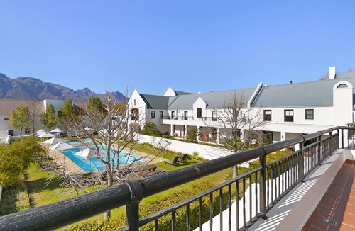 Stellenbosch Apartment | Winelands Golf Lodges 10