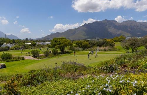 Stellenbosch Cabin | Winelands Golf Lodges 2