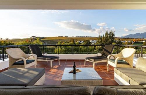 Stellenbosch Cabin | Winelands Golf Lodges 3