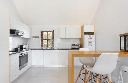 Stellenbosch Cabin | Winelands Golf Lodges 8