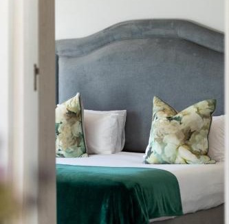 Stellenbosch Cabin | Winelands Golf Lodges 9