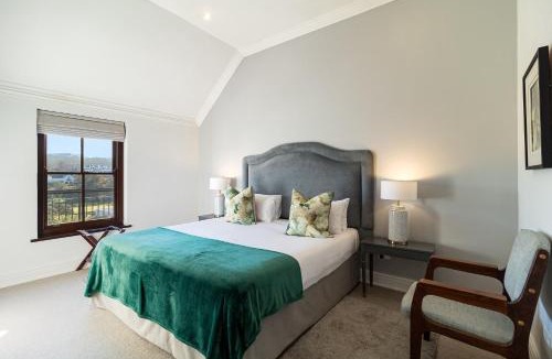 Stellenbosch Cabin | Winelands Golf Lodges 9