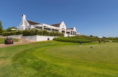 Stellenbosch Cabin | Winelands Golf Lodges 11