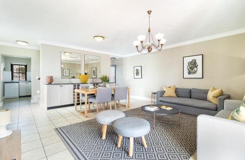 Stellenbosch Cabin | Winelands Golf Lodges 12