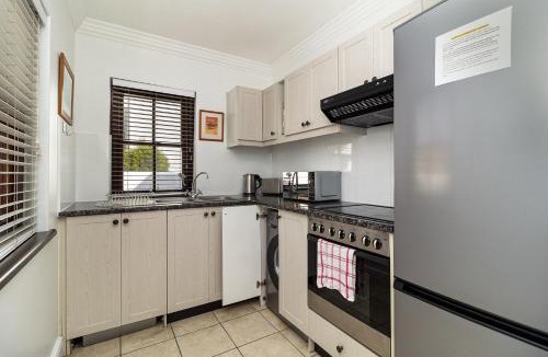 Stellenbosch Cabin | Winelands Golf Lodges 14