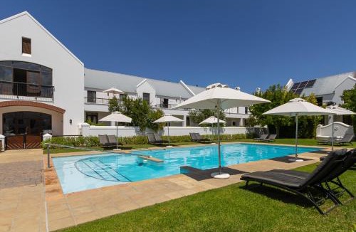 Stellenbosch Cabin | Winelands Golf Lodges 16