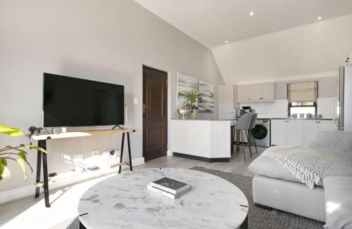 Stellenbosch Cabin | Winelands Golf Lodges 20