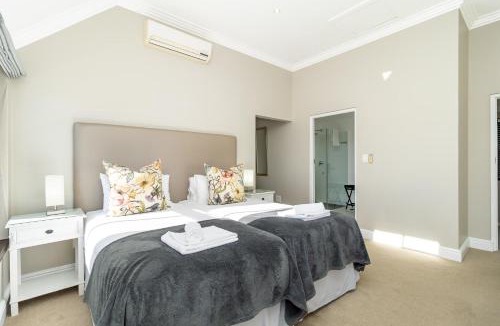 Stellenbosch Cabin | Winelands Golf Lodges 26