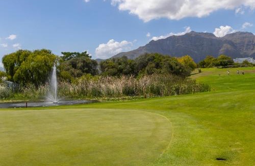 Stellenbosch Cabin | Winelands Golf Lodges 28
