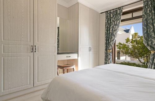 Stellenbosch Cabin | Winelands Golf Lodges 30