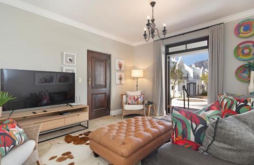 Stellenbosch Cabin | Winelands Golf Lodges 38