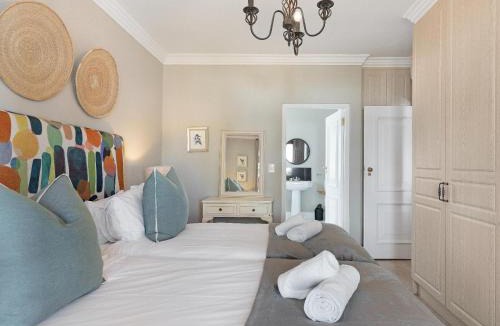 Stellenbosch Cabin | Winelands Golf Lodges 38