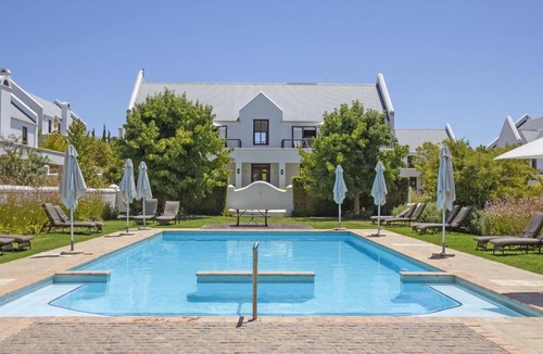 Stellenbosch Apartment | Winelands Golf Lodges 1