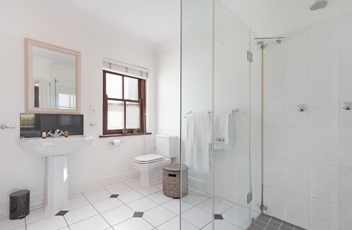 Stellenbosch Apartment | Winelands Golf Lodges 1