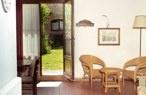 Rapale Apartment | Wohnung "Pietro" mit Gemeinschaftspool by Interhome