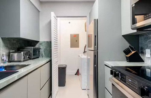 Aventura Apartment | Wonderful 1-bedroom apartment with AC in vibrant Aventura