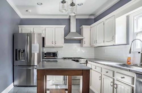 Third Ward House | Wonderful Home in the City. Steps to BofA Stadium.