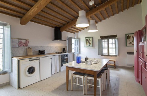 Lorenzana House | Wonderful private villa for 10 people with WIFI, pool, balcony, pets allowed and panoramic view